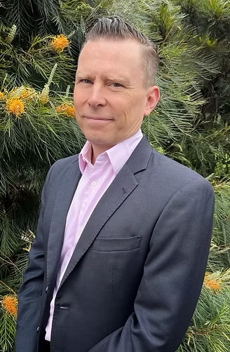 Dr Gus Norris